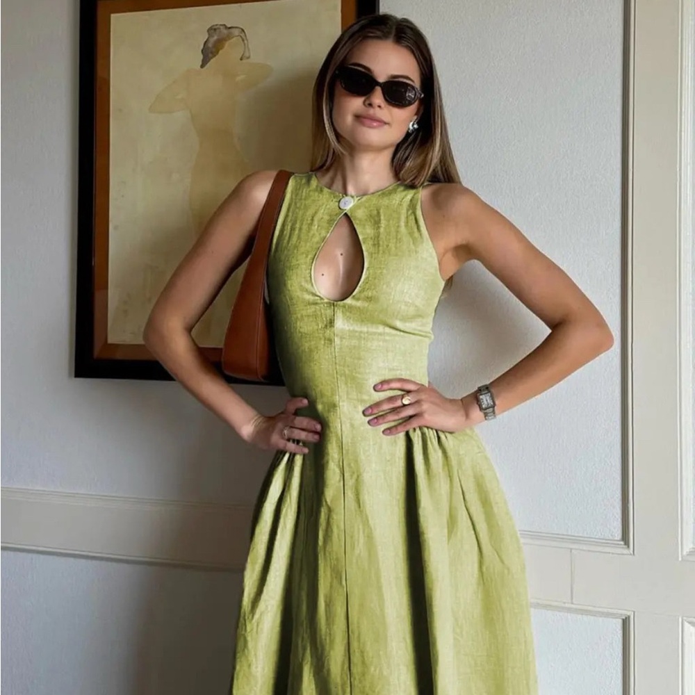New Elegant Green Sleeveless Dress New